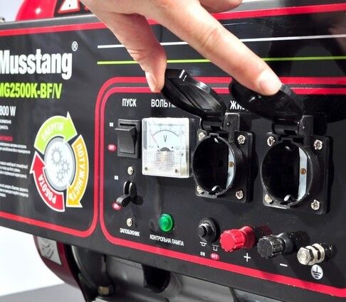 Генератор Musstang MG2500K-BF бензин-газ з дисплеєм